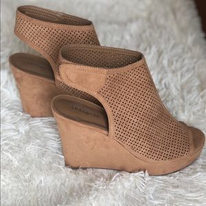 Indigo Rd Wedge Sandals, never worn, size 9